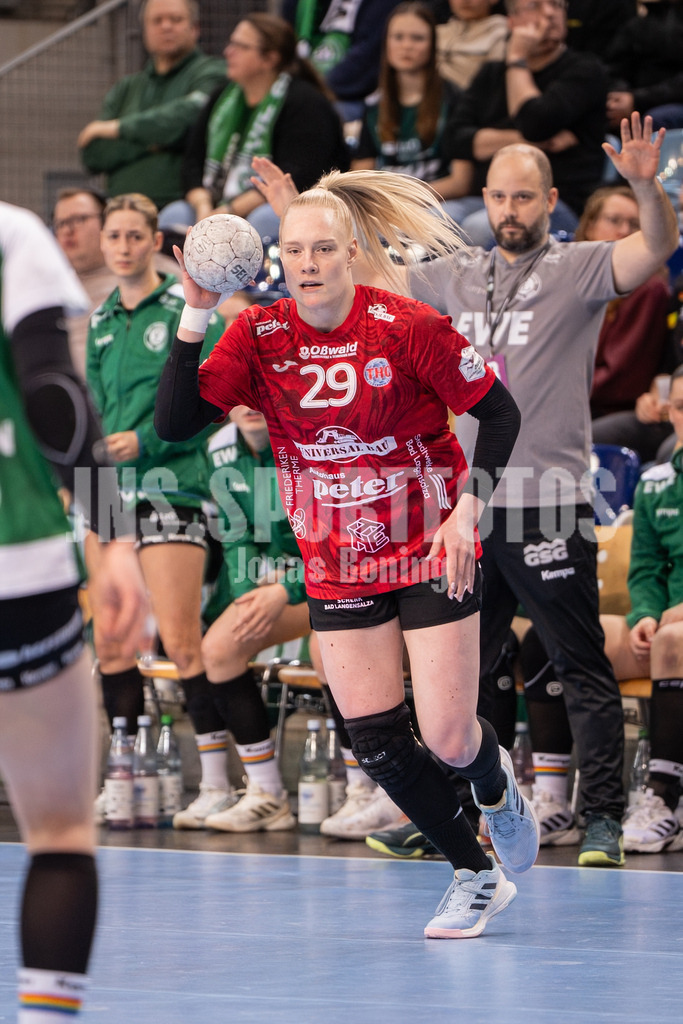 Handball I Frauen I Saison 2025-2026 I 1. HBF I 17. Spieltag I VFL Oldenburg - Thüringer HC I 0287 | Johanna Reichert (29, Thüringer HC) - Realisiert mit Pictrs.com
