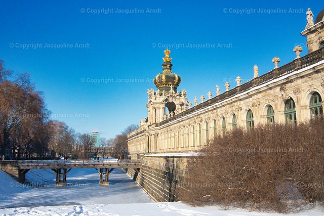 Zwinger_Schnee | Fotografie Photography Dresden Photoshooting  Fotoshooting Fotografin Dresdencity Bilder  Foto Dresdenvideos Kalender Postkarten Bilderdownload Portrait Hochzeitsfotografie Familienfotos Bewerbungsbilder Studiofotografie Fotograf Dresdenbilder Business - Realisiert mit Pictrs.com