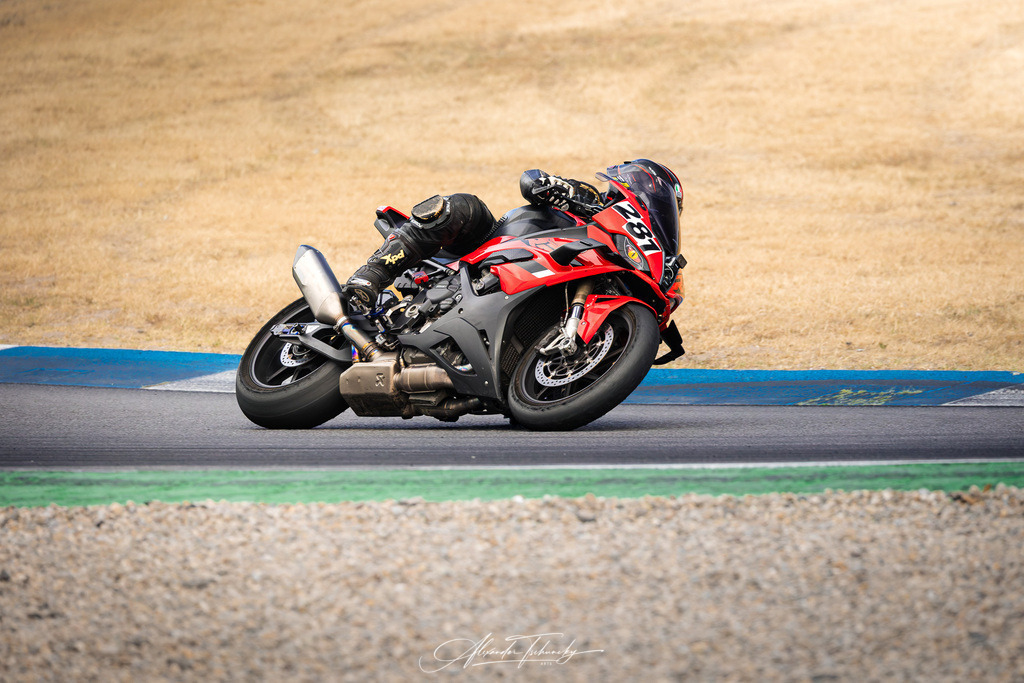 Ducati Trackday Hockenheimring 2026 | Entdecken Sie die faszinierende Welt von Alexander Tschuncky Arts: Kreative Fotografie, atemberaubende Automobilkunst und hochwertiger Bilderdruck. Lassen Sie sich inspirieren! - Realisiert mit Pictrs.com