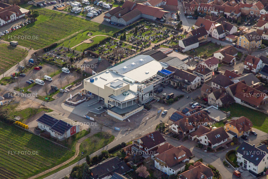 Rabe an der Totenkopfstr | Luftbild: Rabe an der Totenkopfstr im Ortsteil SaintMartin in Sankt Martin im Bundesland Rheinland-Pfalz in Deutschland. Foto: IMG_139997.jpg vom 14.03.2024 durch ©2025 Werner Riehm fly-foto.de/copyright - Realisiert mit Pictrs.com
