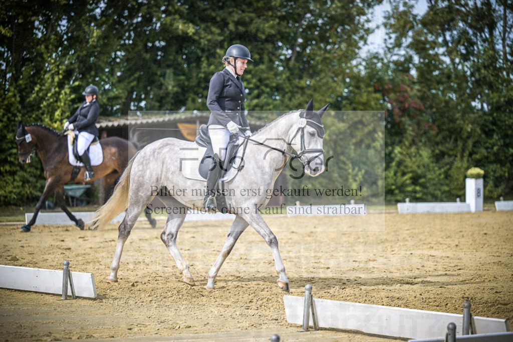 DOS_6886 | Entdecke hochwertige Reitturnierfotos von Foto Oger. Professionell, emotional und authentisch – jetzt Lieblingsmomente im Shop bestellen.Deutschlandweite Turnierfotografie. - Realisiert mit Pictrs.com