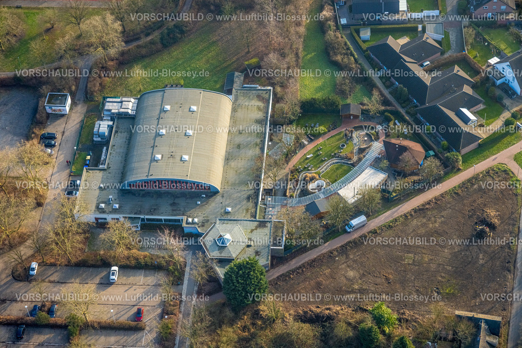 Neukirchen-Vluyn260101276 | Luftbild, Freizeitbad Neukirchen-Vluyn Hallenbad Schwimmbad mit Aussenanlage, Vluyn, Neukirchen-Vluyn, Ruhrgebiet, Nordrhein-Westfalen, Deutschland