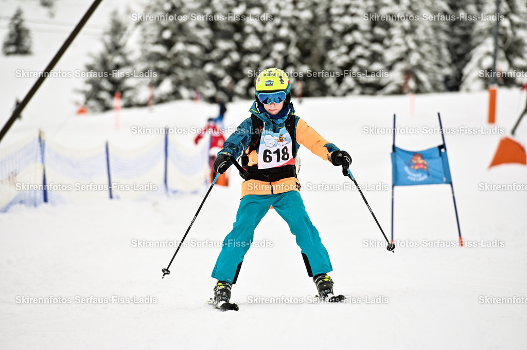 SRF_20.02.2026_0631 | Skirennfotos,Serfaus,Fiss,Ladis,Kinderskirennen,Winter,Tirol,Oberland,skirace,SFL,feelfree,weil wir's genießen,ski,Ski,skifahren,Sonnenplateau, - Realisiert mit Pictrs.com
