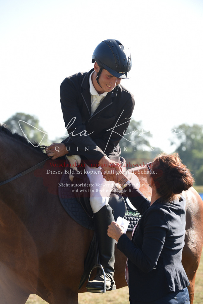 DSC_5451 | Pferde- und Turnierfotografie in Westsachsen. Pferdeportraits, Auftragszeichnungen und intuitive Kunst.