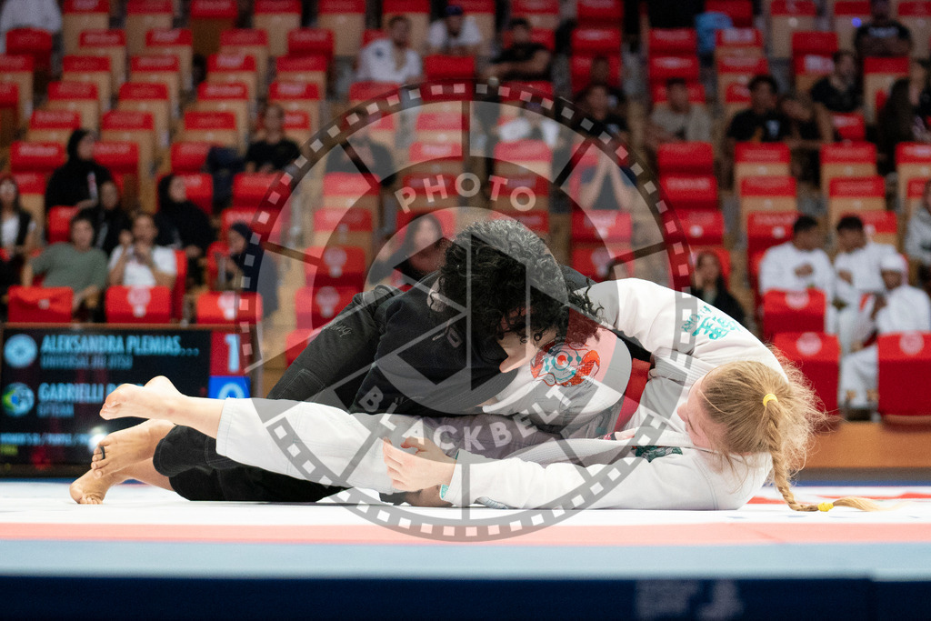20231109PBB6724 | Fighters compete during the AJP World Professional Championship in the Mubadala Arena in Abu Dhabi, Arab United Emirates, on November 9, 2023.