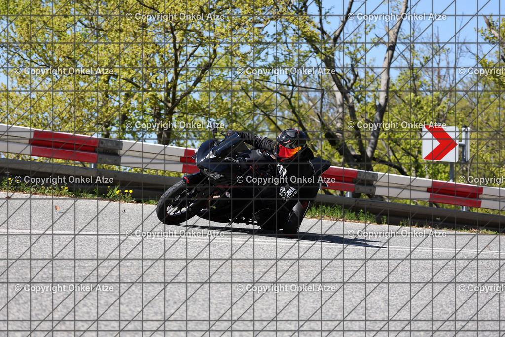 IMG_7588 | Fotograf am Kyffhäuser. Onkel Atze. Kyffhäuser Rennstrecke. Café36. Motorsportfotografie. - Realisiert mit Pictrs.com