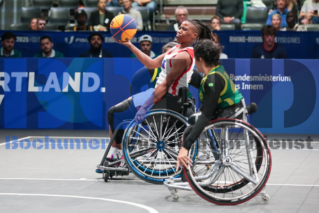 SES_TTG3X320250717-115 | bond - Realisiert mit Pictrs.com