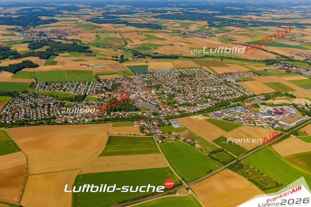 Luftaufnahme von Alteglofsheim - Die Luftaufnahme wurde 2025 vom UL-Flugzeug heraus erstellt ( keine Drohne ) - Hochauflösende Luftaufnahme - für professionelle Ausdrucke geeignet. Die Geschenkidee !Mit Lizenz und Bildrechte bestellbar