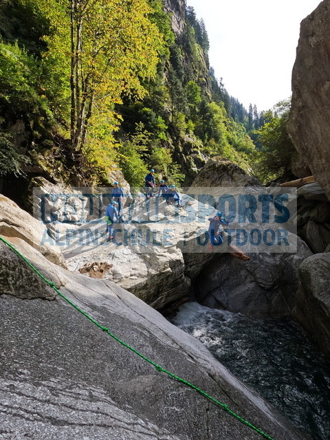 GOPR6637 | Bestelle die Bilder deines Berg- oder Wasser-Abenteuers mit Mountain Sports bequem von zu Hause aus direkt über unseren Online Fotoshop von pictrs.com. - Realisiert mit Pictrs.com