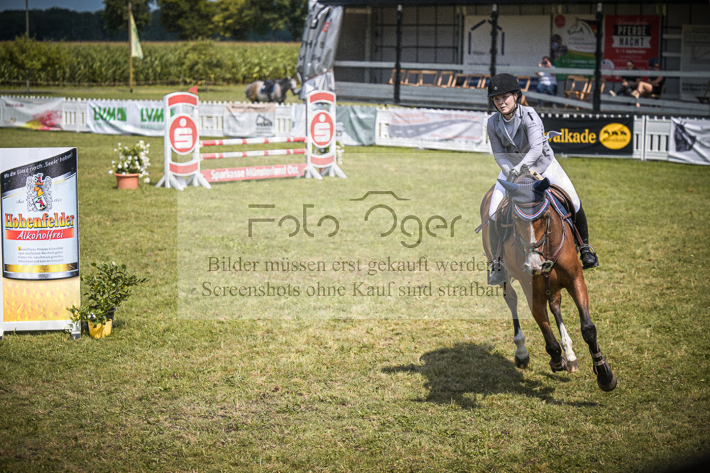 DOS_6410 | Entdecke hochwertige Reitturnierfotos von Foto Oger. Professionell, emotional und authentisch – jetzt Lieblingsmomente im Shop bestellen.Deutschlandweite Turnierfotografie. - Realisiert mit Pictrs.com