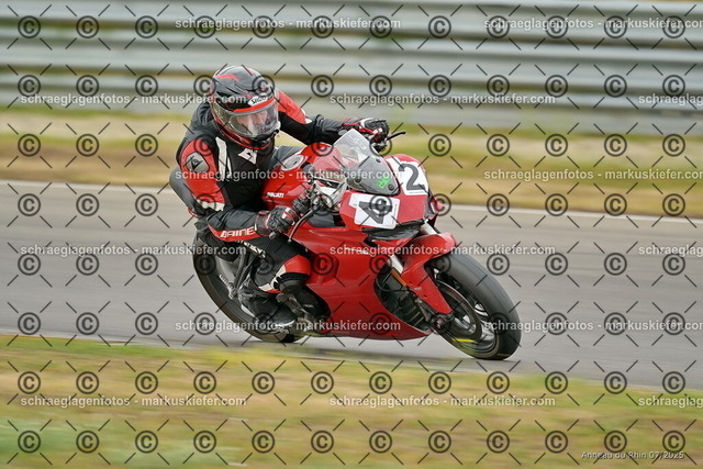 25bt05-0622 | markuskiefer.com - Realisiert mit Pictrs.com