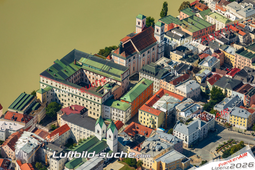 Luftaufnahme von Passau - Die Luftaufnahme wurde 2025 vom UL-Flugzeug heraus erstellt ( keine Drohne ) - Hochauflösende Luftaufnahme - für professionelle Ausdrucke geeignet. Die Geschenkidee !Mit Lizenz und Bildrechte bestellbar