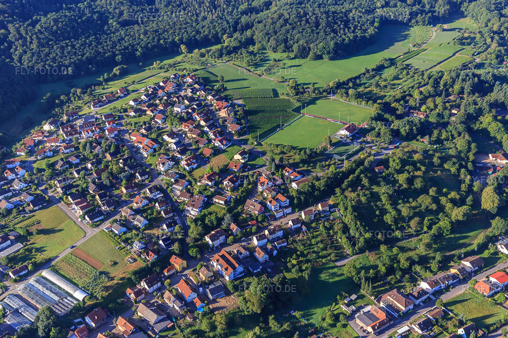 Luftbild: Rotes Knie in Cleebronn im Bundesland Baden-Württemberg in Deutschland. Foto: IMG_093850.jpg vom 23.08.2016 durch Werner Riehm/FLY-FOTO.de
