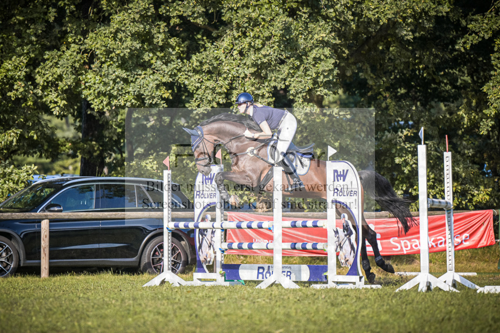 DOS_0452 | Entdecke hochwertige Reitturnierfotos von Foto Oger. Professionell, emotional und authentisch – jetzt Lieblingsmomente im Shop bestellen.Deutschlandweite Turnierfotografie. - Realisiert mit Pictrs.com