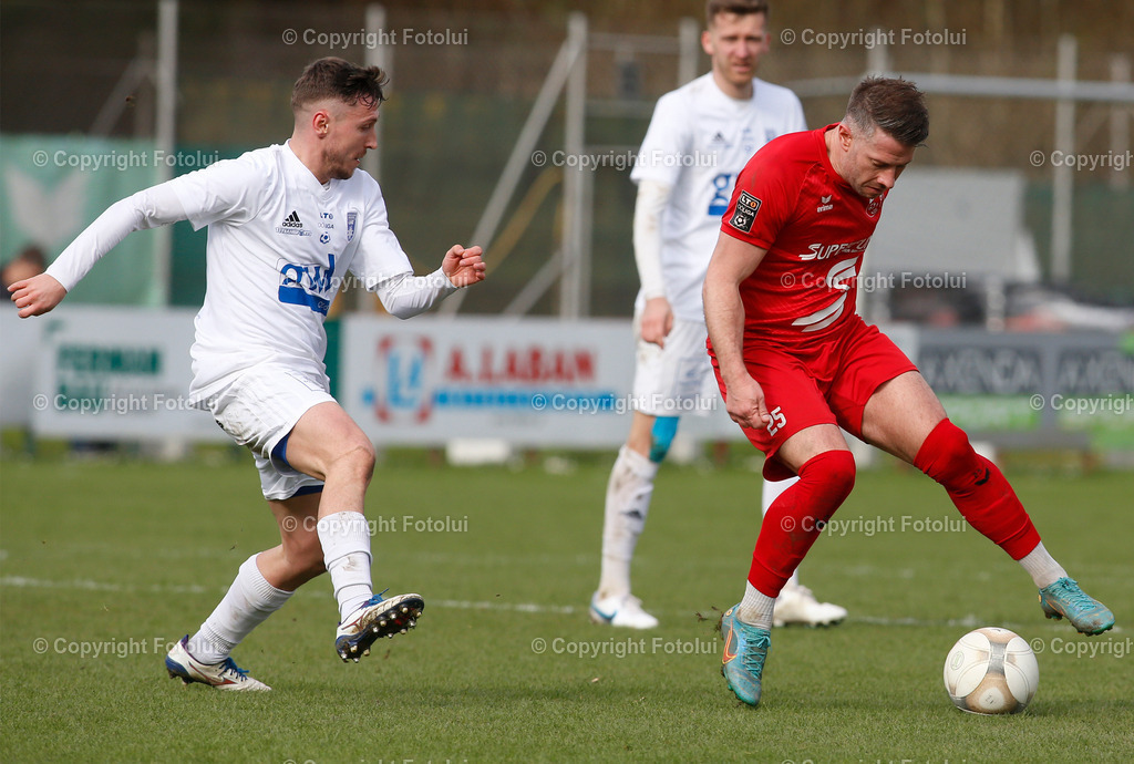 A_LUI_01042023_41 | SPORT,FUSSBALL ,LT1 OOELIGA ASKOE OEDT-UNION EDELWEISS LINZ 01.04.2023 IM BILD: MANUEL SCHMIDL (OEDT) UND FLORIN ANITUIO  (EDELWEISS LINZ)  FOTO:FOTOLUI