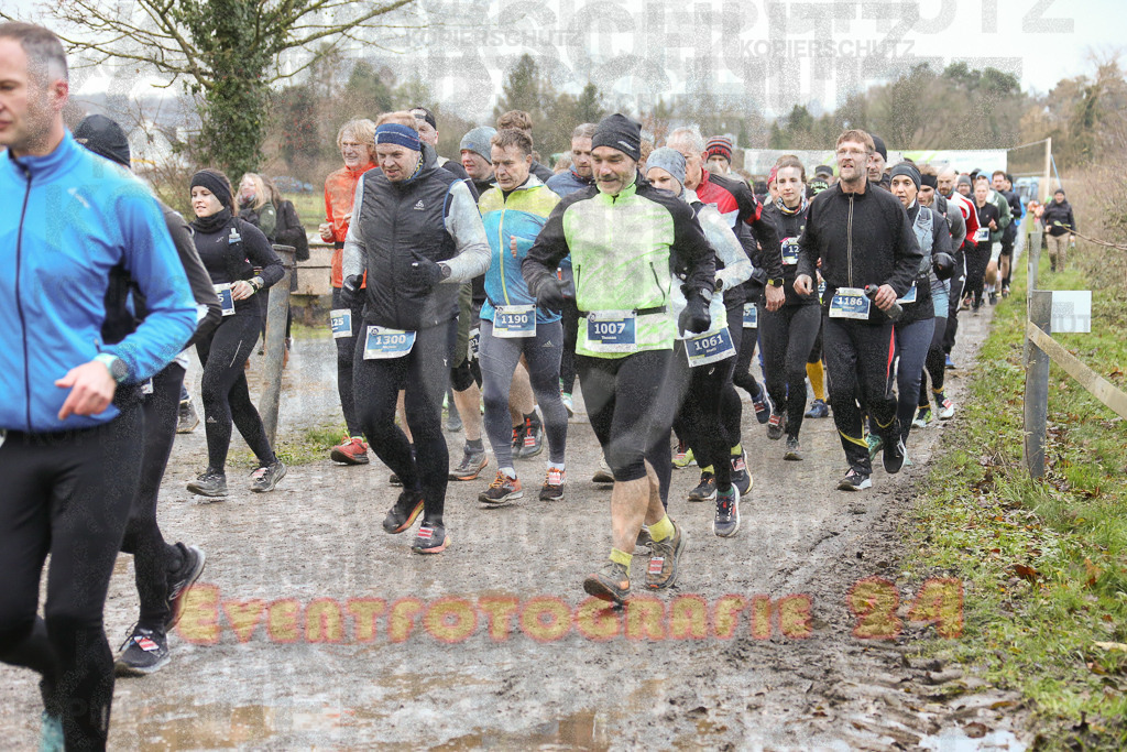 241208_0927_EX1_3804 | Sportfotografie im Rhein-Sieg Kreis, Köln, Bonn, NRW, Rheinland Pfalz, Hessen, etc. Unser Tätigkeitsfeld umfasst den Laufsport vom Volkslauf über den Marathon, Duathlon, Triathon bis zum Ultralauf wie Kölnpfad Ultra oder Schindertrail.