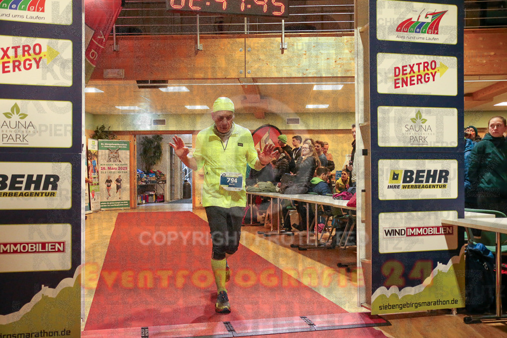 241208_1150_EX1_6692 | Sportfotografie im Rhein-Sieg Kreis, Köln, Bonn, NRW, Rheinland Pfalz, Hessen, etc. Unser Tätigkeitsfeld umfasst den Laufsport vom Volkslauf über den Marathon, Duathlon, Triathon bis zum Ultralauf wie Kölnpfad Ultra oder Schindertrail.