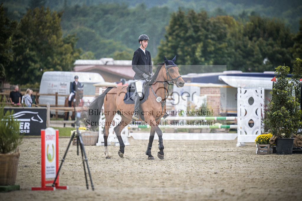 DOS_1057 | Entdecke hochwertige Reitturnierfotos von Foto Oger. Professionell, emotional und authentisch – jetzt Lieblingsmomente im Shop bestellen.Deutschlandweite Turnierfotografie. - Realisiert mit Pictrs.com