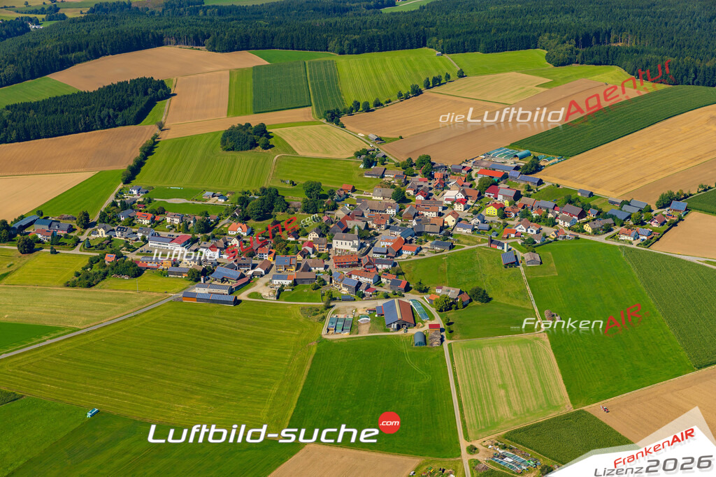 Schöne Luftaufnahme als Geschenk in Etzgersrieth Moosbach - Die Luftbildaufnahme wurde 2025 vom UL-Flugzeug heraus erstellt ( keine Drohne ) - Hochauflösende Luftaufnahme -Nicht vergleichbar mit Google Maps oder Satelittenbilder- Die Geschenkidee !Mit Lizenz und Bildrechte bestellbar