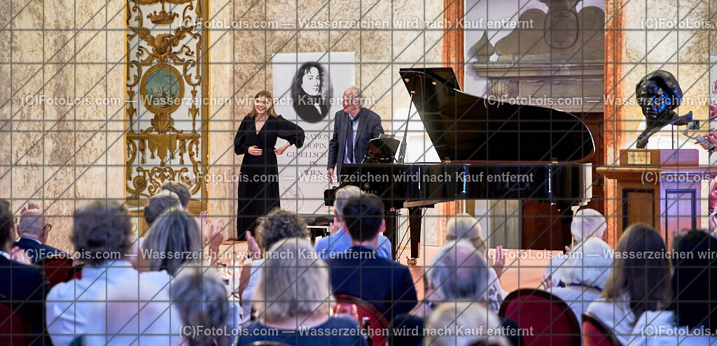ALS7938_XXXX-Chopin-Festival_Nocturno_Olejniczak Janusz | (C)FotoLois.com, Alois Spandl. XXXX. Chopin-Festival in der Kartause Gaming, 'NOCTURNO' - nächtliches Konzert bei Kerzenlicht in der Barockbibliothek, Sa 17. August 2024.