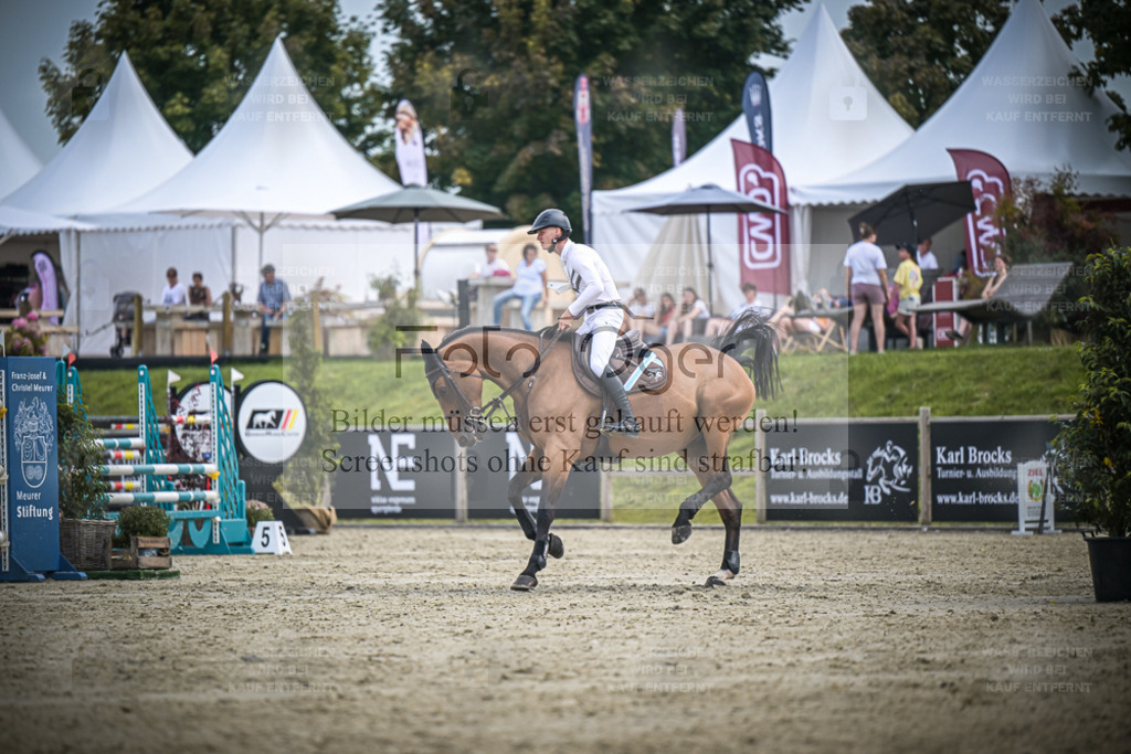 DOS_1299 | Entdecke hochwertige Reitturnierfotos von Foto Oger. Professionell, emotional und authentisch – jetzt Lieblingsmomente im Shop bestellen. - Realisiert mit Pictrs.com