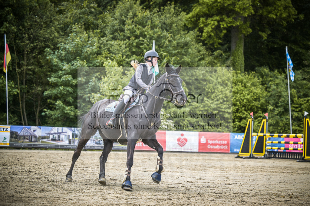 DOS_5842 | Entdecke hochwertige Reitturnierfotos von Foto Oger. Professionell, emotional und authentisch – jetzt Lieblingsmomente im Shop bestellen.Deutschlandweite Turnierfotografie. - Realisiert mit Pictrs.com