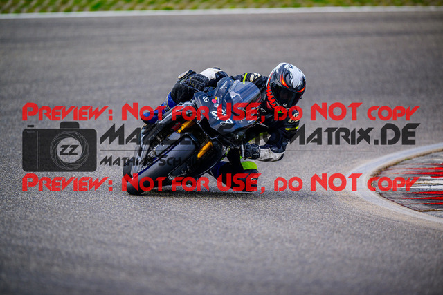 MaZZes_FotoMatrix_240910_6007705_6880 | WEISS