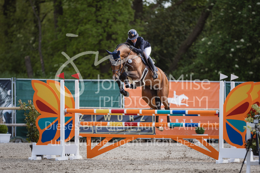 230516_Mühlen_05SprPf-L-531 | Deine schönsten Turniermomente als professionelle Fotos! Entdecke hochwertige Pferdesport-Fotografie im Online-Shop. Jetzt Fotos finden & bestellen!