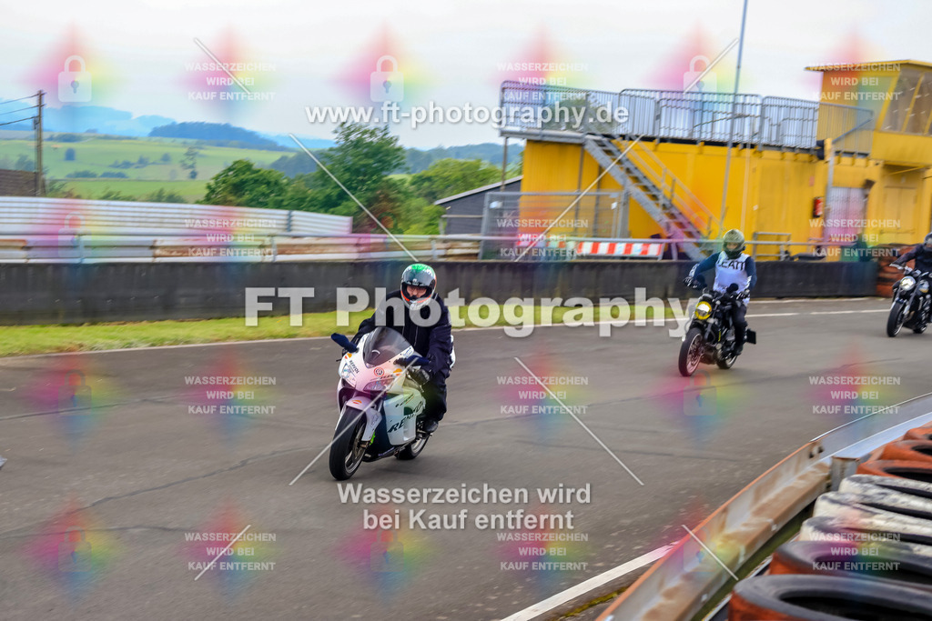 OBK-5649 | Hier findet Ihr Bilder von Touristenfahrten auf der Nürburgring Nordschleife oder von anderen Veranstaltungen die ich besucht habe. Viel Spass beim Durch Schauen 