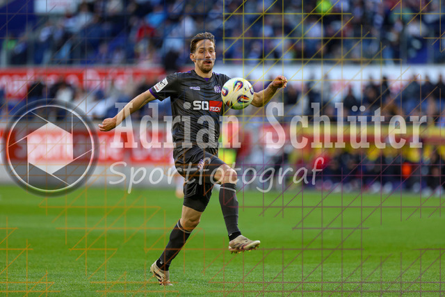 07.04.2026, GER, Fussball, Herren, 3. Liga, Saison 2025/2026, MSV Duisburg - VfL Osnabrück | Jannik Müller (Osnabrück) in Aktion am Ball, Einzelaktion 