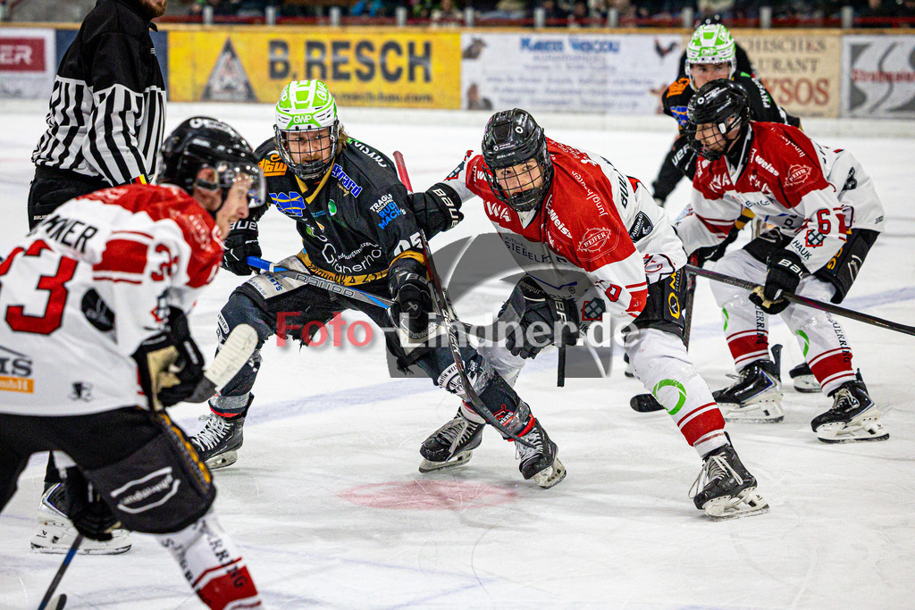 Peißenberg MINERS gegen EHC Königsbrunn LÖWEN | Eishockey Bayernliga 2025/26 Viertelfinale Spiel 2, Peißenberg MINERS gegen EHC Königsbrunn LÖWEN, 20260208,Bully,2026-02-08 in Peißenberg (flatbuy Arena Peißenberg), Moritz BIRKNER (MINERS 95), Tim BULLNHEIMER (EHC Königsbrunn 8)Copyright: WolfgangxLindner www.foto-lindner.de