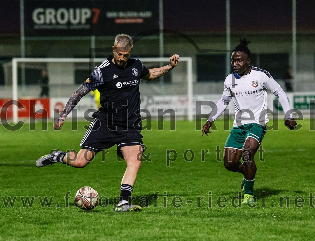 2024-04-05_095_FC_Schwaig_gegen_SV_Pullach | Oberding, Deutschland, 05.04.2024:
Fußball, Landesliga Südost 2023 / 2024, 28. Spieltag, FC Schwaig gegen SV Pullach, Endergebnis: 2:0

Gilbert Diep (SV Pullach, #10), Bilal Ibrahim (FC Schwaig, #6)

Foto: Christian Riedel / fotografie-riedel.net