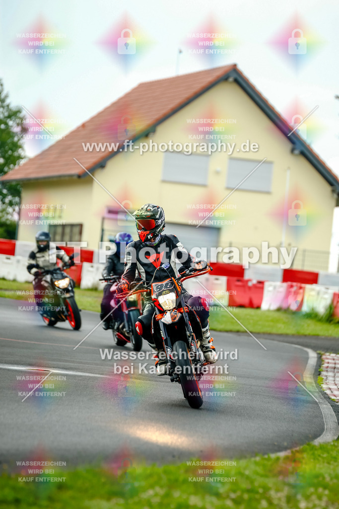 VBK-4037 | Hier findet Ihr Bilder von Touristenfahrten auf der Nürburgring Nordschleife oder von anderen Veranstaltungen die ich besucht habe. Viel Spass beim Durch Schauen 