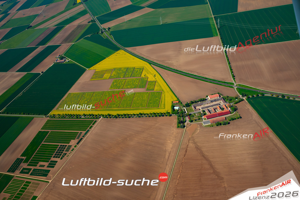 Das Luftbild zeigt : Seligenstadt bei Würzburg Prosselsheim - Die Luftaufnahme wurde 2024 vom UL-Flugzeug aus erstellt ( keine Drohne ) - Hochauflösende Luftaufnahme - Für grossformatige Ausdrucke geeignet. Die Geschenkidee !Mit Lizenz und Bildrechte bestellbar