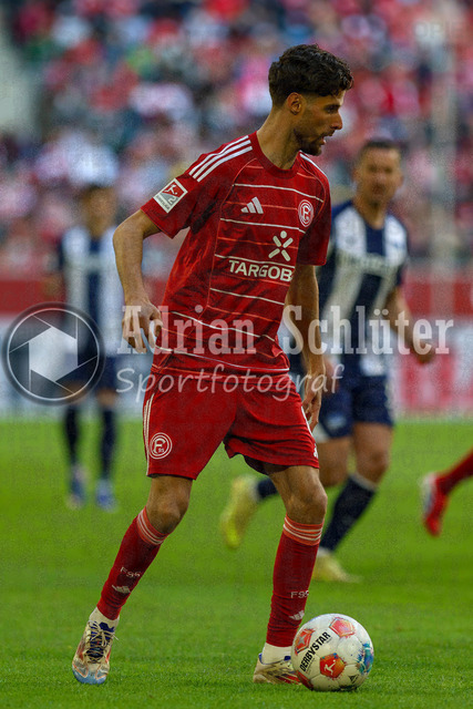 22.03.2026, GER, Fussball, Herren, 2. BL, Saison 2025/2026, Fortuna Düsseldorf - Hertha BSC Berlin | Anouar El Azzouzi (Fortuna Düsseldorf) in Aktion am Ball, Einzelaktion 