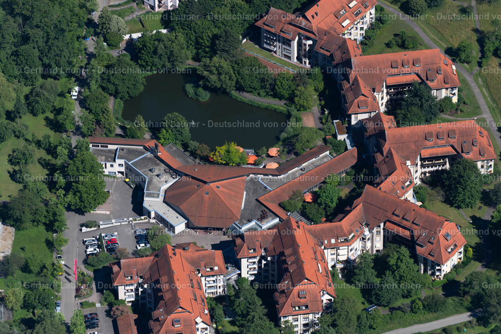 4033588 | FREIBURG IM BREISGAU 30.06.2020 Gebäude und Anlage des Seniorenzentrums Augustinum Seniorenresidenz in Freiburg im Breisgau im Bundesland Baden-Württemberg, Deutschland. Weiterführende Informationen bei: Augustinum gemeinnützige GmbH. // Building of the retirement center Augustinum Seniorenresidenz in Freiburg im Breisgau in the state Baden-Wurttemberg, Germany. Further information at: Augustinum gemeinnuetzige GmbH. Foto: Gerhard Launer