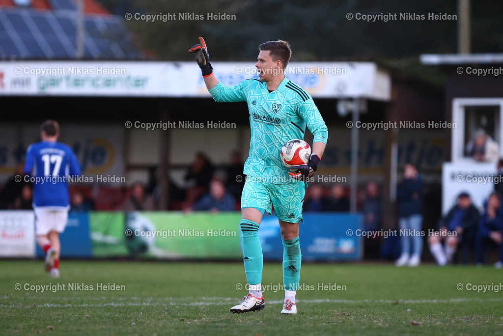 NH_SVHalstenbekRellingen_TSVSasel_OberligaHamburg_08042025 | #33 Norman Baese (SV Halstenbek-Rellingen)Fußball I Herren I Gamesright Oberliga Hamburg I Saison 2024-2025 I  30. Spieltag I SV Halstenbek-Rellingen - TSV Sasel I 08.04.2025 I Jacob-Thode-Platz