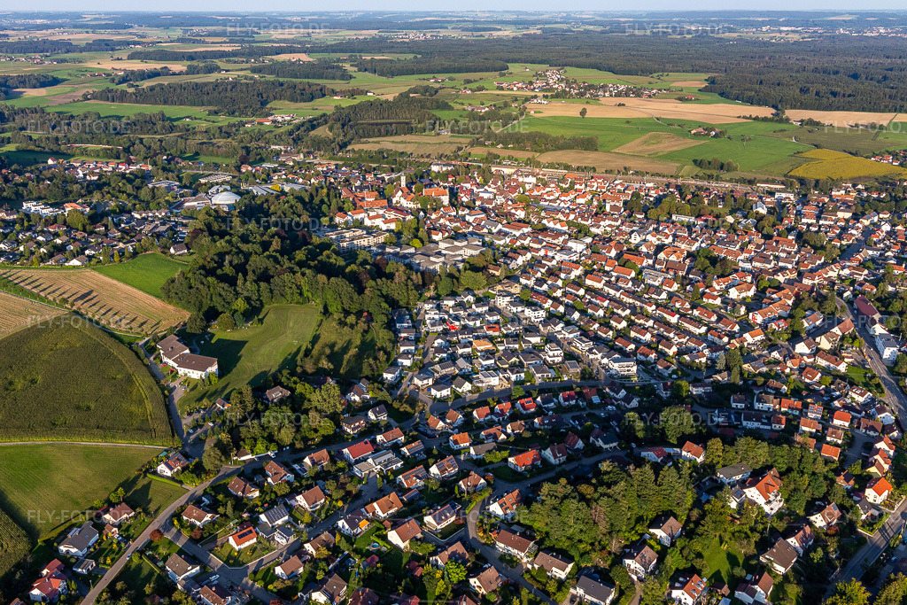 Luftbild: Ortsansicht von Südwesten in Aulendorf im Bundesland Baden-Württemberg in Deutschland. Foto: IMG_128968.jpg vom 03.09.2021 durch Werner Riehm/FLY-FOTO.de