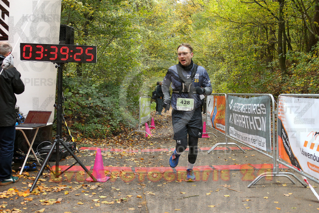 251026_1341_EX1_3851 | Sportfotografie im Rhein-Sieg Kreis, Köln, Bonn, NRW, Rheinland Pfalz, Hessen, etc. Unser Tätigkeitsfeld umfasst den Laufsport vom Volkslauf über den Marathon, Duathlon, Triathon bis zum Ultralauf wie Kölnpfad Ultra oder Schindertrail.