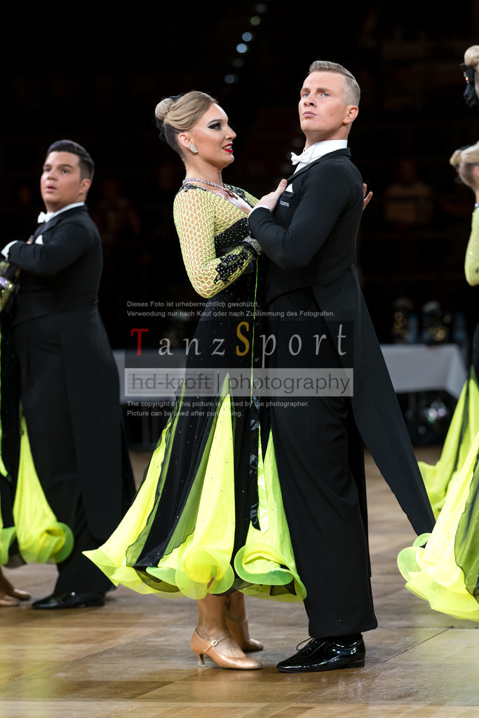 20241109_DM-Formationen_Vorrunde_3276 | Tanzsportbilder, Standardtanz, Lateintanz, WDSF, DTV, LTVB, dancecomp, goc, hessen tanzt, blaues band der spree, walzer, tango, wiener walzer, slowfox, quickstepp, samba, rumba, cha-cha-cha, paso doble. jive, hd-kroft photography, turniertanzsport