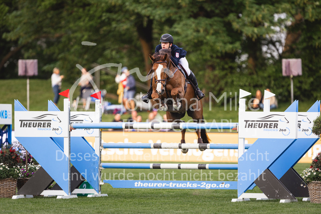 240509_Hamburg_Amateur-Large-213 | Deine schönsten Turniermomente als professionelle Fotos! Entdecke hochwertige Pferdesport-Fotografie im Online-Shop. Jetzt Fotos finden & bestellen!