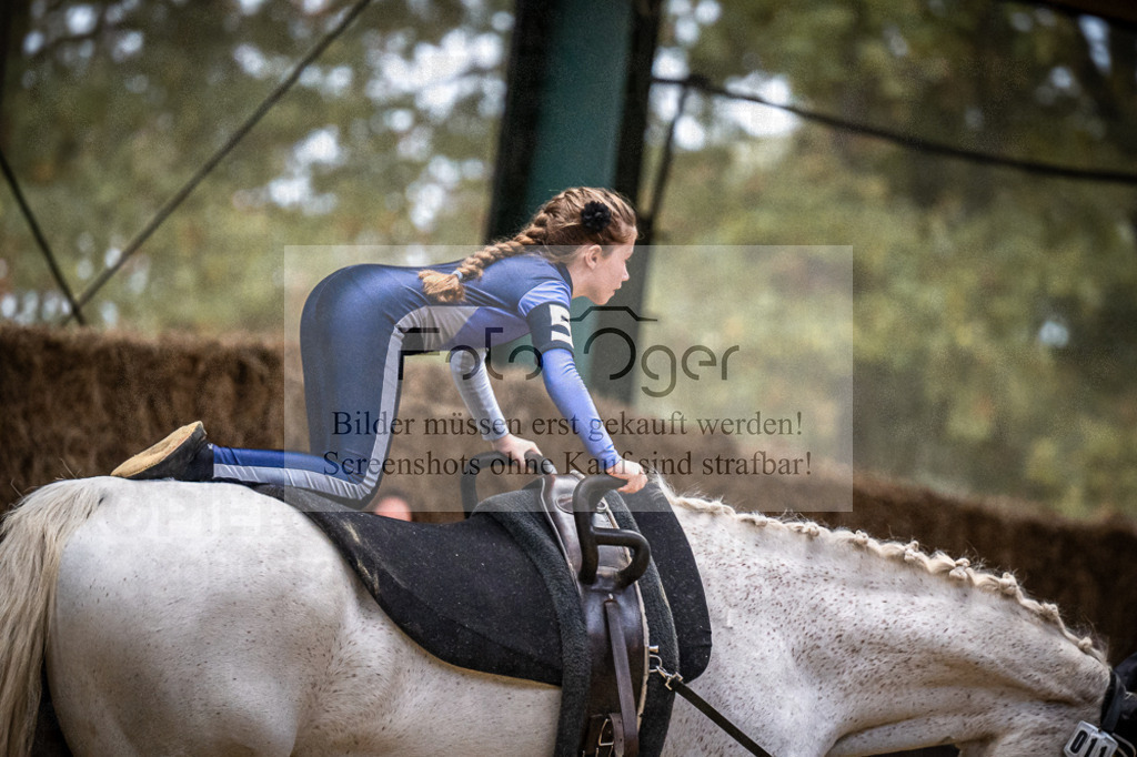 DOS_0127 | Entdecke hochwertige Reitturnierfotos von Foto Oger. Professionell, emotional und authentisch – jetzt Lieblingsmomente im Shop bestellen.Deutschlandweite Turnierfotografie. - Realisiert mit Pictrs.com