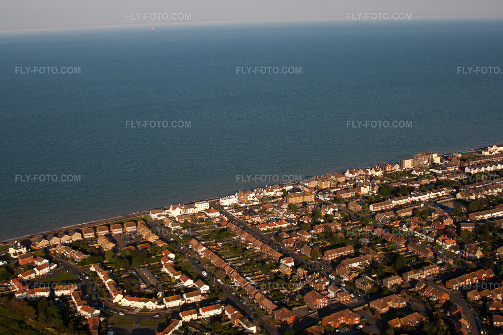 Aerial view: View of the town in Deal in the state England, Great Britain. – Photo: IMG_50712.jpg taken on 05/27/2012 by Werner Riehm/FLY-FOTO.com – Resolution of the original: 4752 x 3168 px