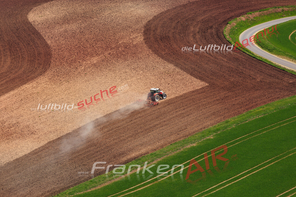 Luftbild von  Grub-am-forst - Luftaufnahme wurde 2016 von https://frankenair.de mittels Flugzeug (keine Drohne) erstellt - die Geschenkidee