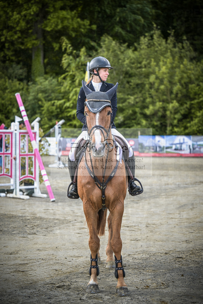 DOS_2298 | Entdecke hochwertige Reitturnierfotos von Foto Oger. Professionell, emotional und authentisch – jetzt Lieblingsmomente im Shop bestellen.Deutschlandweite Turnierfotografie. - Realisiert mit Pictrs.com