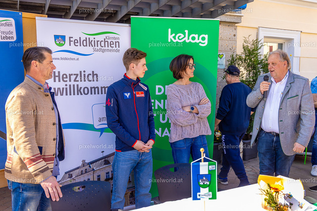 Autogrammstunde mit Maximilian Ortner | Bildershop von pixelworld.at - Realisiert mit Pictrs.com