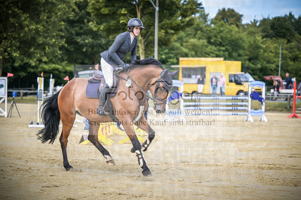 DOS_6959 | Entdecke hochwertige Reitturnierfotos von Foto Oger. Professionell, emotional und authentisch – jetzt Lieblingsmomente im Shop bestellen.Deutschlandweite Turnierfotografie. - Realisiert mit Pictrs.com