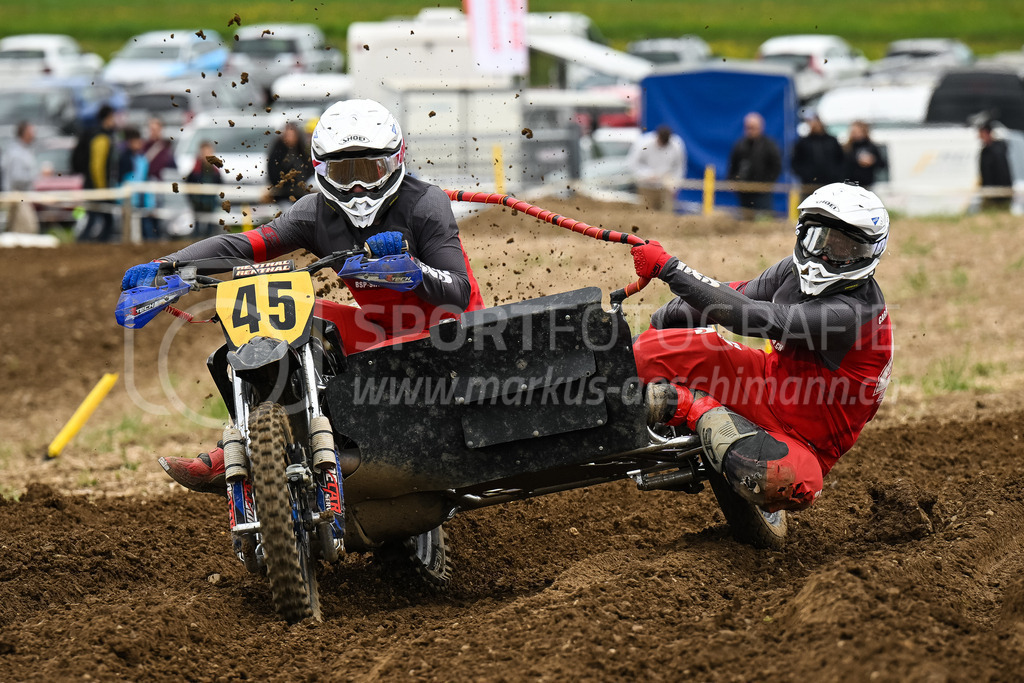 Motocross Schlatt bei Winterthur - 30. April 2023 | #45 Scherrer Yannick / Scherrer Severin aus Zwingen (CH) auf VMC Zabel in der Kategorie Seitenwagen am Motocross Schlatt bei Winterthur, 30. April 2023. 
Instagram: @mx_schlatt | @mc_wila | @sam_schweiz
Bild: Sportfotografie Markus Aeschimann | www.markus-aeschimann.ch - Realisiert mit Pictrs.com
