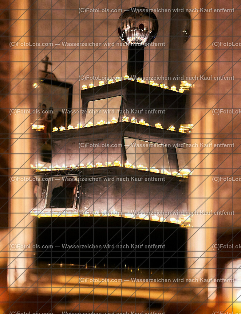 ALS2280_NACHT der tausend LICHTER_Pfarrkirche Wieselburg | (C)FotoLois.com, Alois Spandl, NACHT der 1000 LICHTER in der Pfarrkirche Wieselburg, Di 31. Okt. 2023.