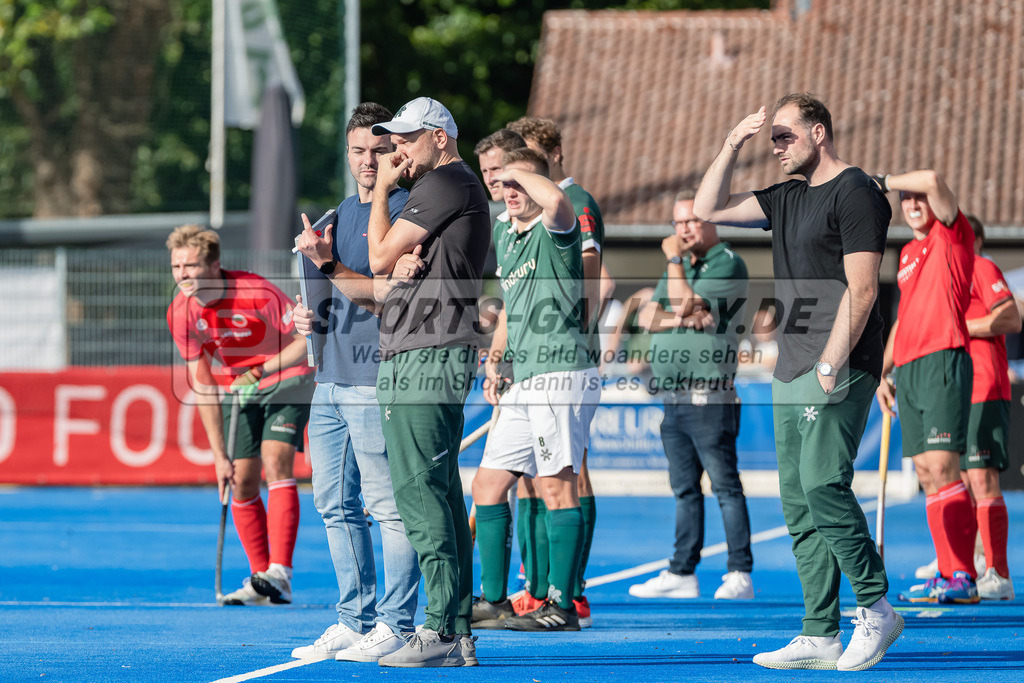 HK_20231007_105253 | 1.Bundesliga Herren Crefelder HTC - Uhlenhorst Mülheim am 7.10.2023 CHTC, Krefeld , Thilo Stralkowski (Trainer Uhlenhorst Mülheim #30 )